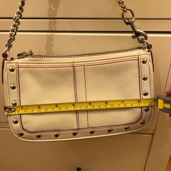 White heart purse - COACH - Picture 8 of 12
